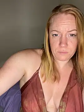 ChiliRoja online show from September 17, 2025, 5:20 am