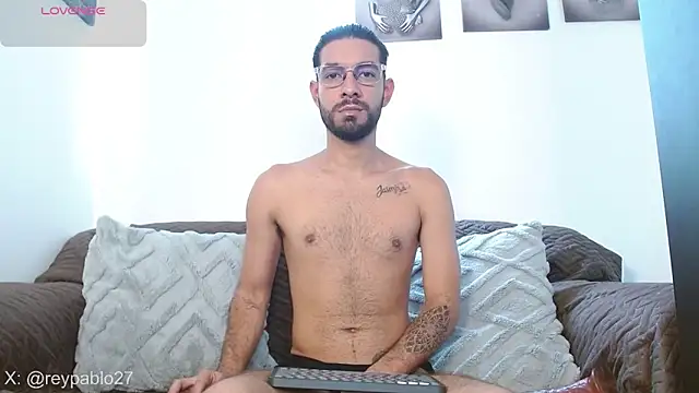 ReyPablo1 online show from November 23, 2025, 5:02 pm