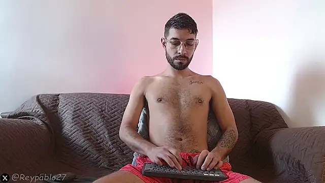 ReyPablo1 online show from February 9, 2026, 8:57 pm