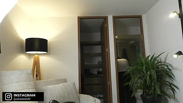 DeusbelliS online show from April 13, 2026, 11:21 pm