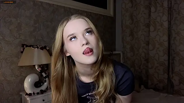 Emma Frosty online show from October 24, 2025, 7:10 pm