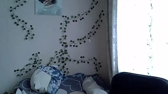 Lily Ember online show from October 13, 2025, 10:04 am