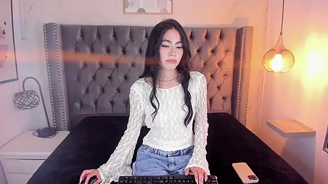 Snapshot of Anya_Belth chatting on May 8, 2026, 2:33 pm Anya Belth online show from May 8, 2026, 2:33 pm