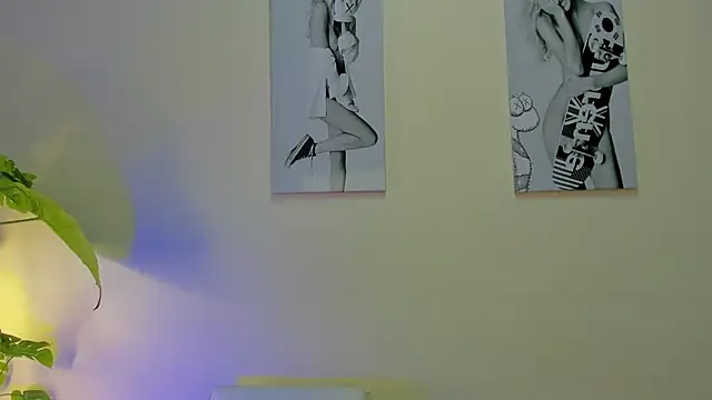 SamayRyann online show from December 17, 2025, 1:17 pm