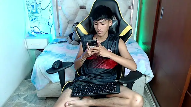 yiisu  online show from October 16, 2025, 6:20 pm