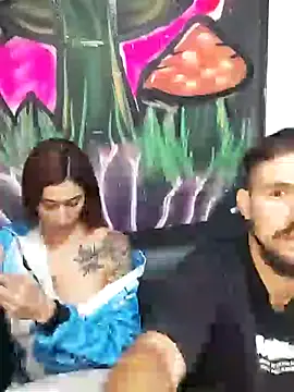 Snapshot of parejajuguetona420 chatting on April 28, 2026, 11:10 pm parejajuguetona420 online show from April 28, 2026, 11:10 pm