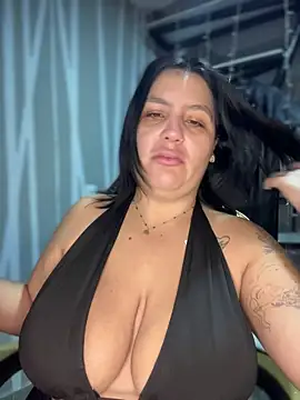 victoria amatista  online show from November 9, 2025, 12:36 pm