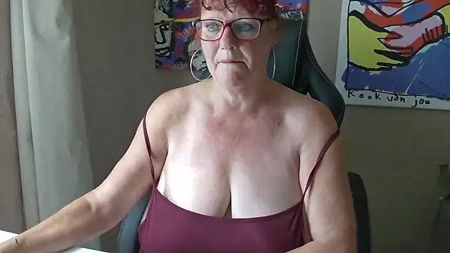 Snapshot of -Curvy- chatting on June 4, 2026, 8:53 am -Curvy- online show from June 4, 2026, 8:53 am
