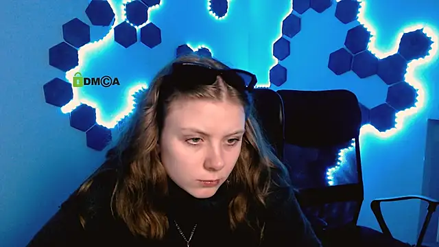 foxy tease  online show from November 28, 2025, 10:51 am