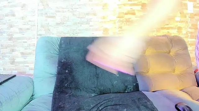 Dreams Chloe online show from April 8, 2026, 5:29 am