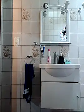 juanpa8453 online show from October 7, 2025, 5:10 pm