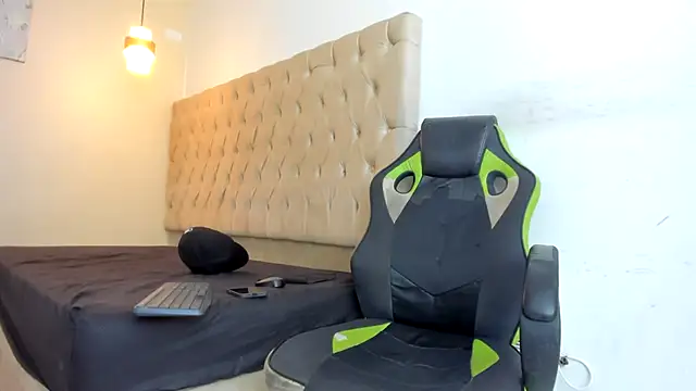 Darkknightx01 online show from October 21, 2025, 2:01 am