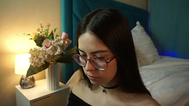 Snapshot of ywixos chatting on December 2, 2025, 3:18 pm ywixos online show from December 2, 2025, 3:18 pm