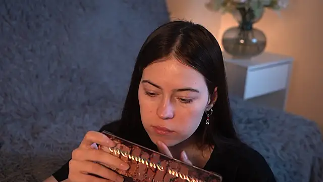 Snapshot of ywixos chatting on December 16, 2025, 2:55 pm ywixos online show from December 16, 2025, 2:55 pm