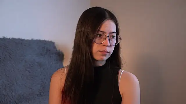 Snapshot of ywixos chatting on December 19, 2025, 2:24 pm ywixos online show from December 19, 2025, 2:24 pm