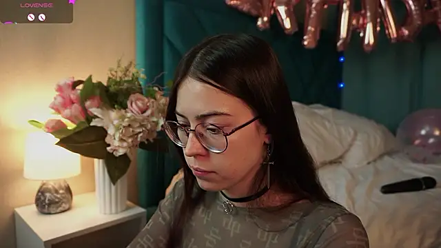 Snapshot of ywixos chatting on February 24, 2026, 2:26 pm ywixos online show from February 24, 2026, 2:26 pm