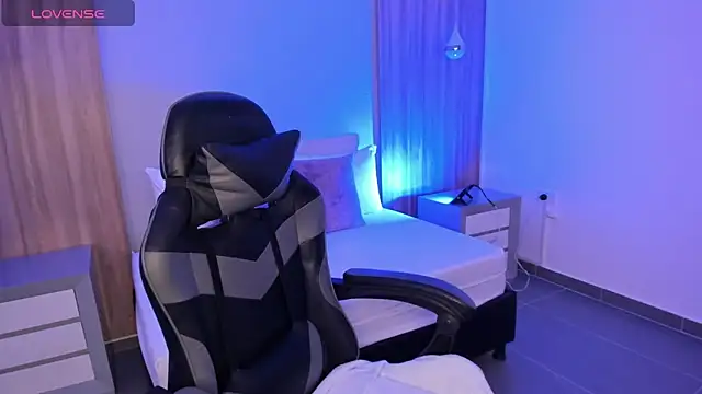 megara x  online show from October 25, 2025, 2:52 am