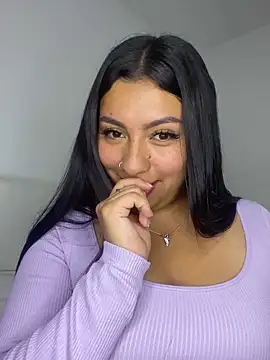 Issa Santana online show from April 4, 2026, 8:39 pm