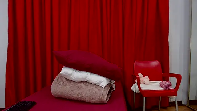 Snapshot of SexyBustyBoobs chatting on October 28, 2025, 4:05 am SexyBustyBoobs online show from October 28, 2025, 4:05 am