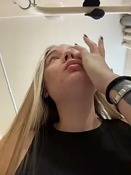 StephanieMur online show from December 2, 2025, 3:34 am