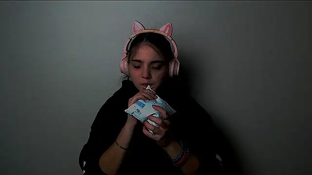 Sun Shine   online show from October 2, 2025, 9:00 pm