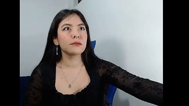 EloiseJun online show from April 24, 2026, 3:42 am