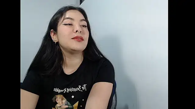 Snapshot of EloiseJun chatting on June 19, 2026, 3:44 am EloiseJun online show from June 19, 2026, 3:44 am