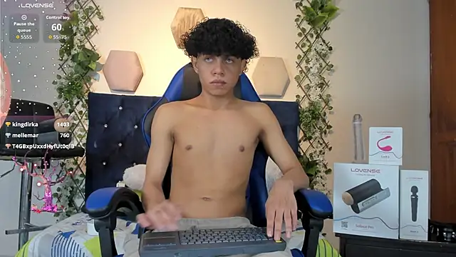 Snapshot of _taylor_black chatting on November 11, 2025, 9:04 pm taylor black online show from November 11, 2025, 9:04 pm