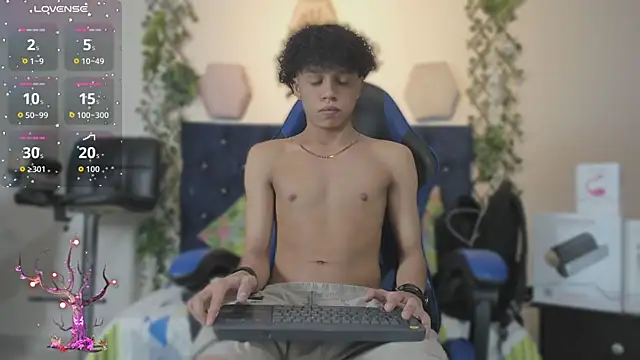 Snapshot of _taylor_black chatting on November 20, 2025, 9:03 pm taylor black online show from November 20, 2025, 9:03 pm