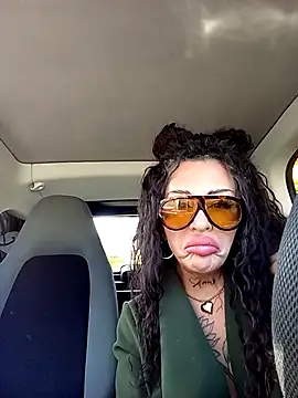 ASSERINAAA online show from October 27, 2025, 8:51 am