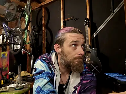 thejuicybacon online show from September 17, 2025, 10:28 am