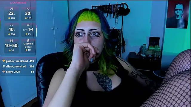 kattusauruss online show from April 11, 2026, 7:45 am