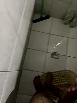 thomasllucas online show from October 6, 2025, 9:34 pm