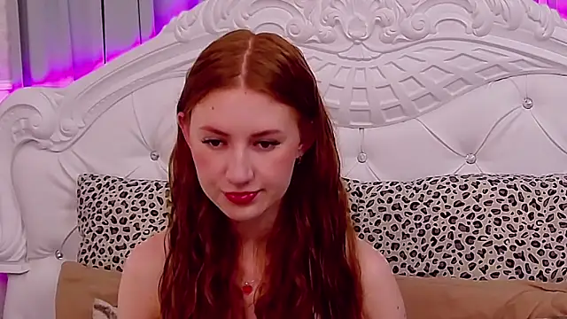 SaraMoor online show from September 12, 2025, 9:26 pm