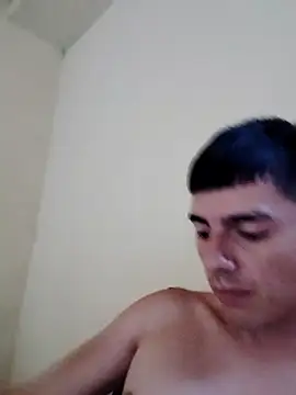 Snapshot of La_Cosita_69 chatting on March 7, 2026, 2:14 pm La Cosita 69 online show from March 7, 2026, 2:14 pm