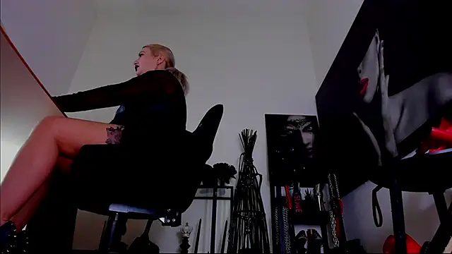 demisweet online show from February 26, 2026, 7:40 am