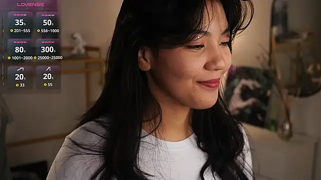 MoiraEger online show from October 13, 2025, 5:02 pm