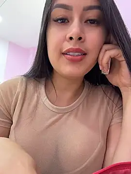 Snapshot of CrisMarulanda chatting on May 6, 2026, 5:07 pm CrisMarulanda online show from May 6, 2026, 5:07 pm