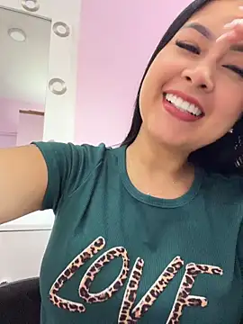 Snapshot of CrisMarulanda chatting on May 14, 2026, 4:14 pm CrisMarulanda online show from May 14, 2026, 4:14 pm