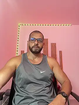 magnumchris online show from April 18, 2026, 5:28 pm