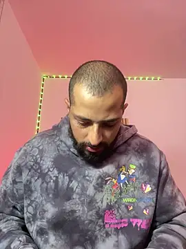 Snapshot of magnumchris chatting on June 6, 2026, 1:32 am magnumchris online show from June 6, 2026, 1:32 am