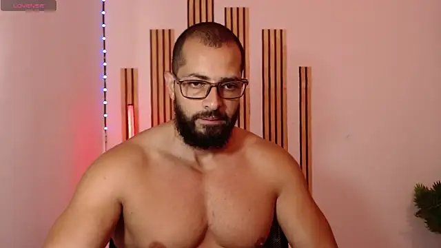 Snapshot of magnumchris chatting on July 18, 2026, 2:21 pm magnumchris online show from July 18, 2026, 2:21 pm