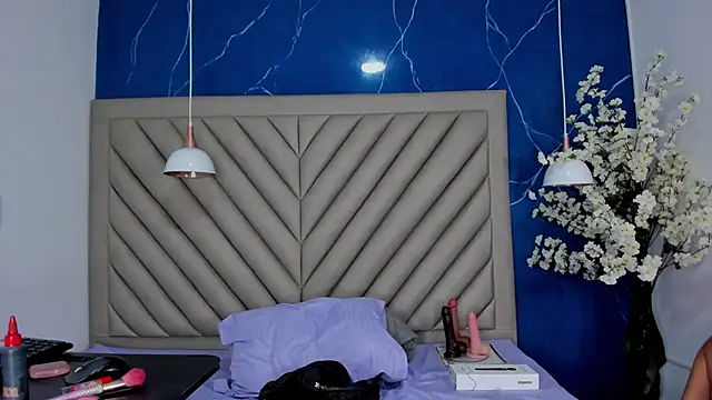 Snapshot of Ibbie_drastic chatting on December 15, 2025, 12:09 pm Ibbie drastic online show from December 15, 2025, 12:09 pm