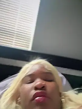 Snapshot of succubusebony chatting on March 8, 2026, 5:28 pm succubusebony online show from March 8, 2026, 5:28 pm