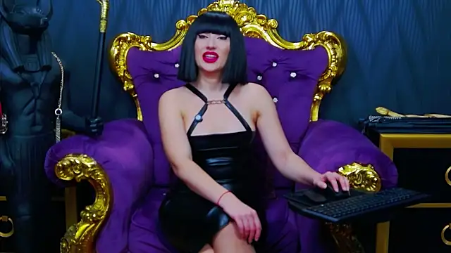 LaraMaeve online show from December 15, 2025, 6:39 am