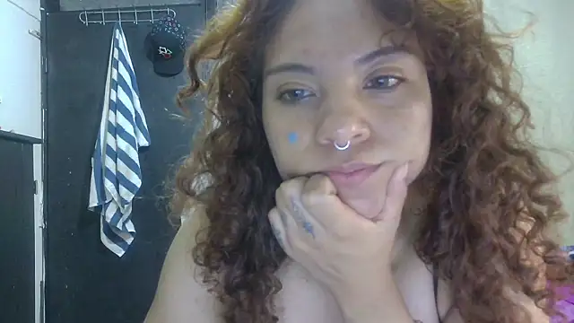 Snapshot of VioletV chatting on May 22, 2026, 12:40 am VioletV online show from May 22, 2026, 12:40 am