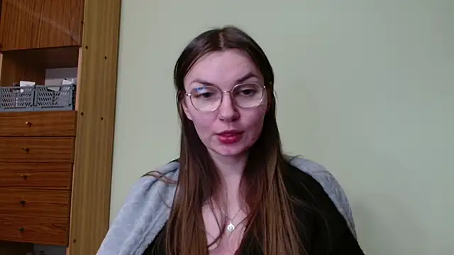 Snapshot of LooveELLYx chatting on January 21, 2025, 1:39 am LooveELLYx online show from January 21, 2025, 1:39 am