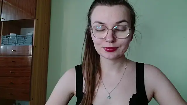 Snapshot of LooveELLYx chatting on January 22, 2025, 2:35 pm LooveELLYx online show from January 22, 2025, 2:35 pm