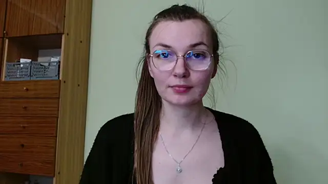 Snapshot of LooveELLYx chatting on January 22, 2025, 5:49 pm LooveELLYx online show from January 22, 2025, 5:49 pm