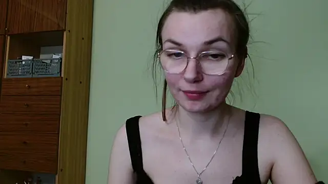 Snapshot of LooveELLYx chatting on January 22, 2025, 8:59 pm LooveELLYx online show from January 22, 2025, 8:59 pm